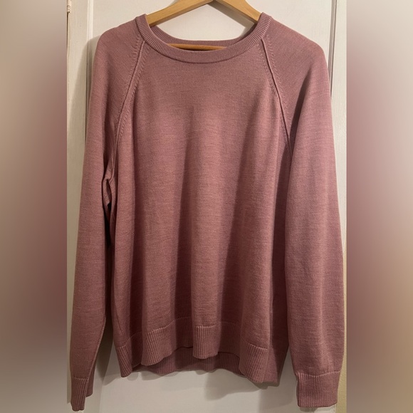 Banana Republic 100% merino wool sweater - Picture 2 of 7